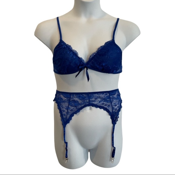 Avidlove Blue Lace Bra and Garter. New with tags Size Large - Picture 1 of 10